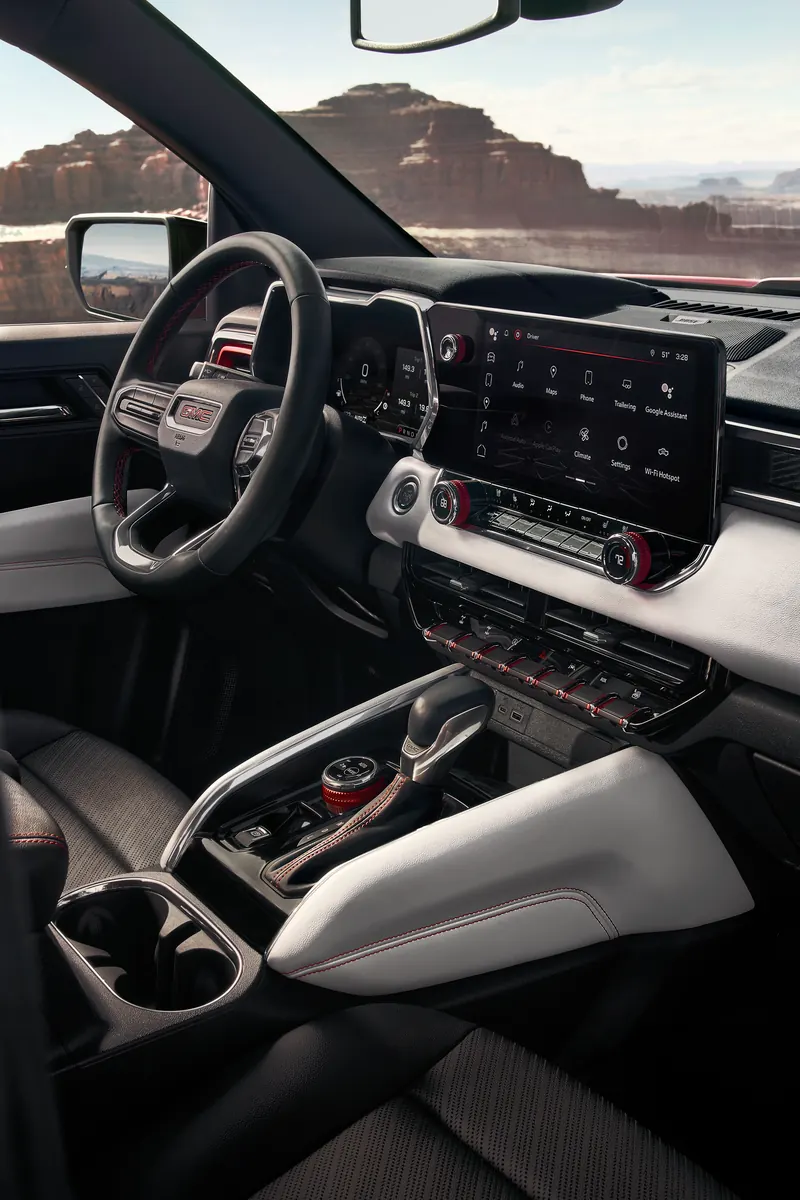 2026 GMC Canyon infotainment system at Hart GMC in DALHART TX